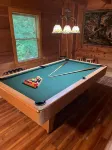 2 Bedroom Cabin  - 2 miles to Parkway