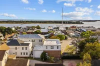 Spacious Loft on Middle Lane in Historic Downtown Beaufort