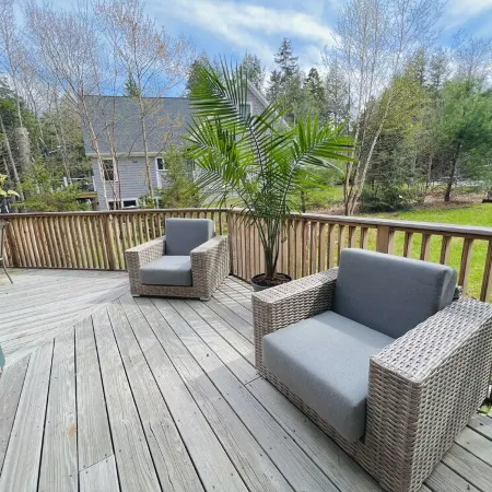 Cozy, lake view cottage in Ellsworth, Maine!