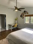 Woodsy Oasis w/ HOT TUB & Game Room!