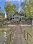 Updated lake house on beautiful Bear Creek!