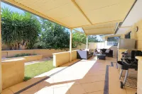 Day dream's entertainer - 150m from beach