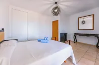 Private, independent villa on the first line, terrace and tranquility