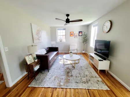 Charming 2-Bedroom, 1-Bath bungalow