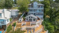 Giant Lakefront Home with spectacular views of main channel - Lake of the Ozarks Hotels in 