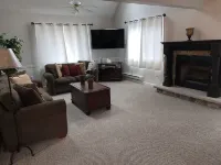Spacious 3-Bedroom Chalet near Poconos!