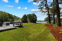 Serene Waterview Renovated w/Kayaks Deck Firepit Dogs Welcome 5 Minutes to Ocean