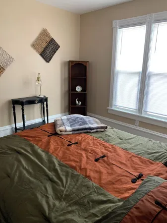 Charming, large 2 bedroom family-friendly unit within blocks of downtown Marion.