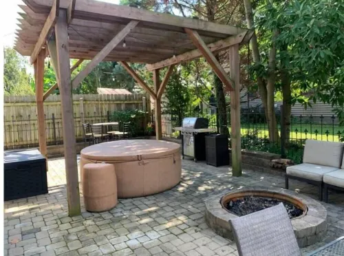 "Madison Manor II" by the River: Hot Tub, Patio, FirePit, Grill