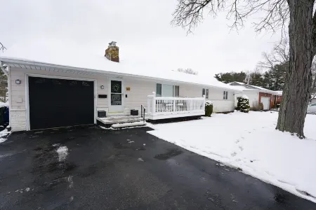 King bed, Hot Tub, Family Friendly Отели рядом с достопримечательностью «Oberlin Conservatory of Music»