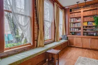 Incredible Luxury Loft in Historic Downtown McMinnville Hotels in McMinnville