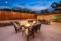 La Gruta Luxury Villa - Scenic Mountain Views with Impressive Outdoor Features! Hotels near Phoenix Bat Cave