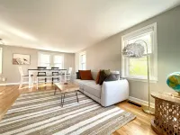 Beautiful 3BR Home with Office in Town of Brunswick with King beds