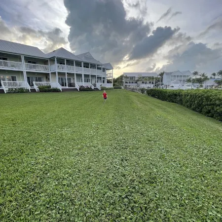 Majestic Marina View- 2/2.5 townhome looking over Hawks Cay Marina.
