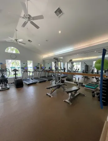 Beautiful Vacation Home with Saltwater Pool and Spa, Lake View and SW Exposure