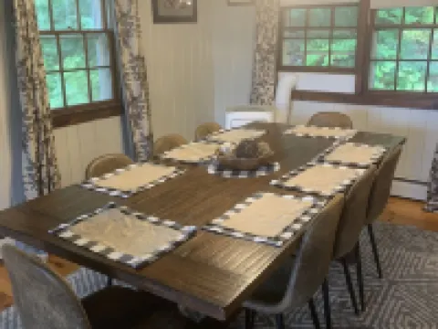 Perfect Lake or Mountain Getaway Less Than 5 Minutes Away Hotels in Sunapee