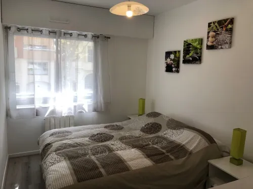STANDING APARTMENT T3 60 m2 DOWNTOWN / NEAR THE BEACH / SECURE PARKING