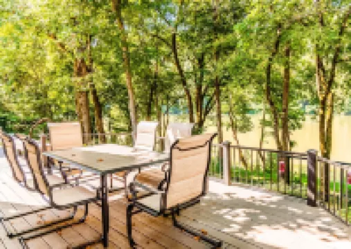 Newly Renovated White River Retreat, Breathtaking Views of the River, Sleeps 18