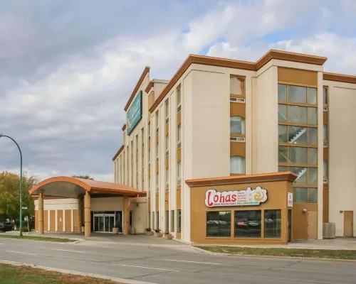 Quality Inn & Suites Отели рядом с достопримечательностью «Стадион «Шо Парк»»
