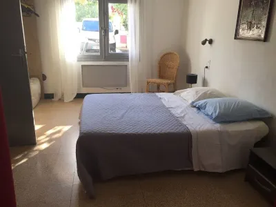 Appartement Rez de Jardin Piscine Chauffée, Barbecue, Plancha Hotel in zona Plage des Pins