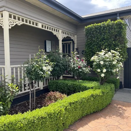 BLACKSMITHS LANE 2 BEDROOMGorgeous ultra clean 2 Bedroom/2 Bathroom cottage.