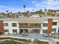 Beautiful San Clemente Beach Condo, Walking to the Sand