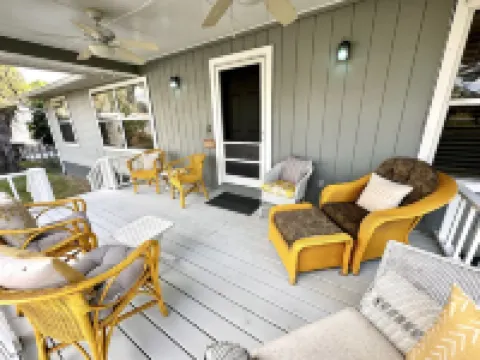 Water view Home with Dock on  Canal with access to Lake! 오키초비 호텔