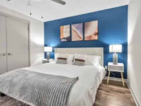 Luxury 1 Bhk Apt W/Parking Pool | Gym| City View