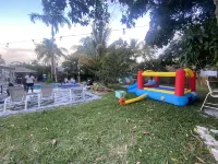 Private Pool, Gazebo, Firepit, and Hot Tub. Optional Guest Suite - 3성급