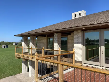 Spacious country estate featuring indoor pool, 10 miles from Marquette.