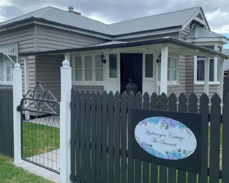 Country cottage in the heart of the Granite Belt Hotels in Stanthorpe