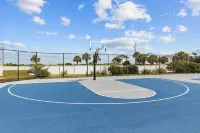 Rita’s Rejuvenating Oceanfront- Pool- Hot Tub- Corner Unit-Sleeps 6- Apatb