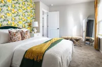 Stunning KingBed Ste - Family Friendly - 15Mins to Uptown -  BBQ Grill - Firepit Hotels near St. Simeon Serbian Orthodox Church
