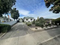 Central Murtoa Home with Lake view, family friendly.