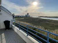 Bayside Retreat with Fabulous Views, Short walk to the Beach, Marvelous Sunsets - balcony