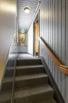 Hello Summer! Gorgeous 1 Bdrm on Main Street!