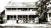 Delafield Darling • King Suite + Bonus Queen • Downtown & Dreamy