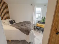 Campfire Cottage: Fireplace, fire pit & no chores! Hotels in Ulster