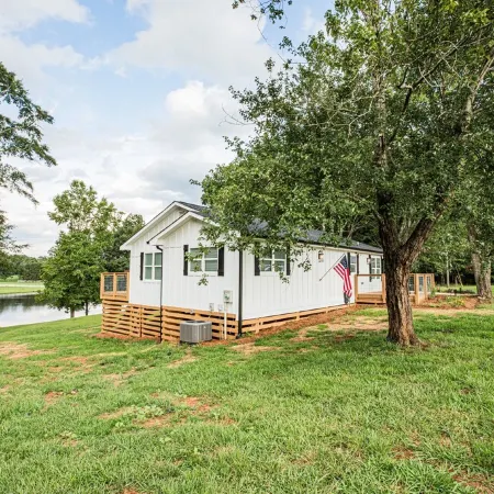 Ruth's Cottage at Addis Acres/Newly Renovated/Firepit/Private Pond/2BR/2BA/Deck
