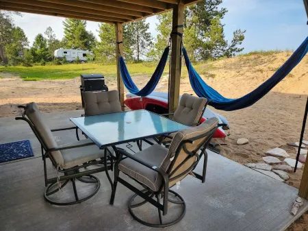 Luxurious beachfront retreat on Lake Superior!