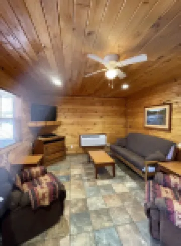 Hillside Hideaway East just 1/2 mile from Current River!