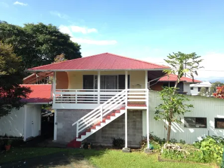 Nice and Spacious Studio Apartment On The Large Golf Course In Hilo