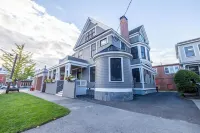 Stunning Penthouse 3Bed-3Bath Private Elevator, Just Steps to PA, Dining & Shops