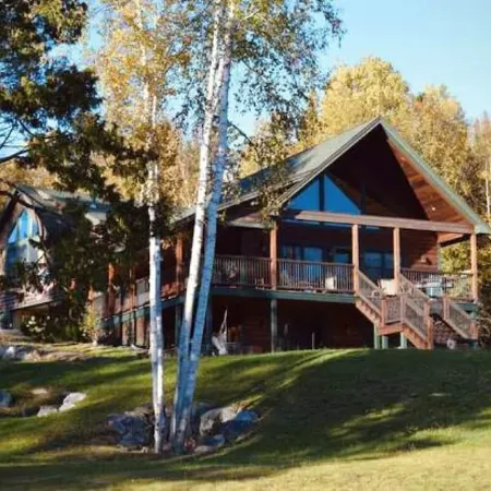 Lake Escape; Sleeps12, Hottub, Gameroom & Utv, Direct Snowmobile Отели в г. Рейнджели