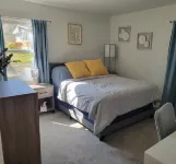Bright, Modern Park Forest Home, 2.5m to Penn State! Breakfast included. - breakfast