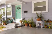 DT home 10 min. drive from beach