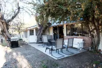 Historic Date Creek Ranch  -Horse stalls available- 박스 캐년 주변 호텔