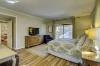 3 Bdrm Waterfront Villa in Harbour Town- Relax to the sounds of the Calibogue