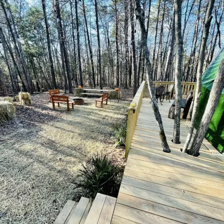 Charlotte Glamping Dome- Fawn and Fern Hideaway Отели в г. Стил Крик