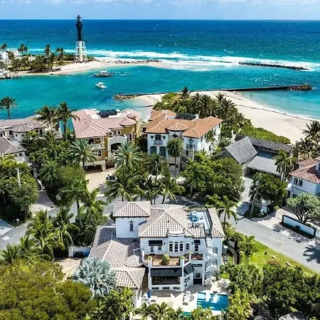 Stunning Florida backyard oasis  w/access to a private residences beach